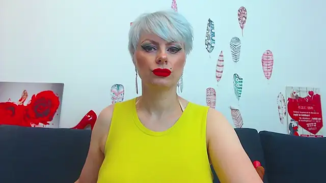 ForeverBarbie  online show from 10/13/25, 09:49