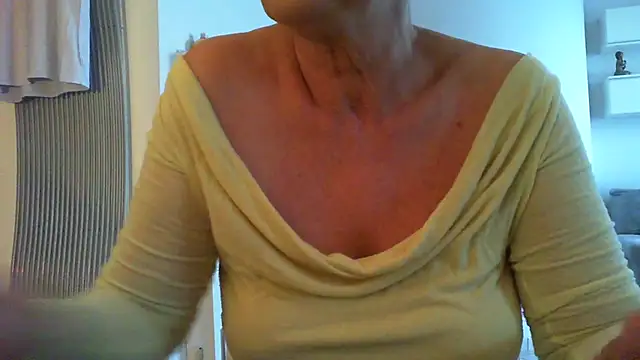Snapshot of __Angel78__ chatting on 10/01/25, 12:53 Angel78 online show from 10/01/25, 12:53