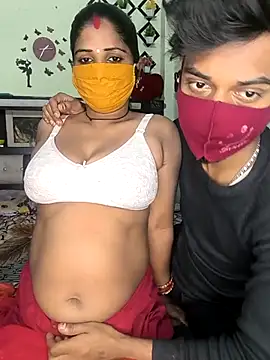 Snapshot of Indian_Lust_Couple chatting on 03/17/25, 08:09 Indian Lust Couple online show from 03/17/25, 08:09