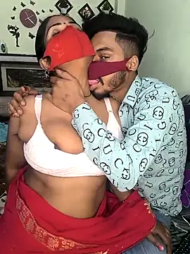 Snapshot of Indian_Lust_Couple chatting on 03/04/25, 05:56 Indian Lust Couple online show from 03/04/25, 05:56