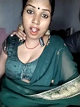 Snapshot of Indian_Lust_Couple chatting on 02/20/26, 09:39 Indian Lust Couple online show from 02/20/26, 09:39