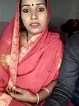 Snapshot of Indian_Lust_Couple chatting on 02/15/26, 12:33 Indian Lust Couple online show from 02/15/26, 12:33