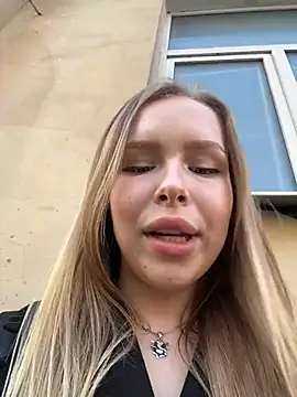 mur girl online show from 03/14/26, 12:33