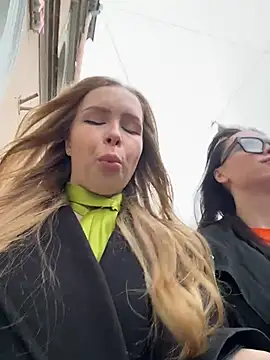 Snapshot of mur_girl chatting on 10/28/25, 12:59 mur girl online show from 10/28/25, 12:59