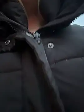 mur girl online show from 12/20/25, 12:41