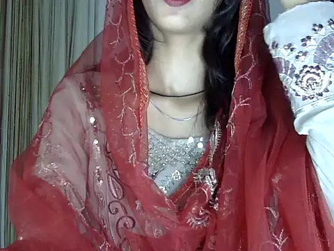 Snapshot of MAAYRA_09 chatting on 10/02/25, 01:36 MAAYRA 09 online show from 10/02/25, 01:36