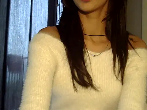 MAAYRA 09 online show from 11/22/25, 03:49