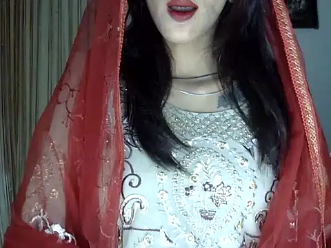Snapshot of MAAYRA_09 chatting on 09/30/25, 01:06 MAAYRA 09 online show from 09/30/25, 01:06