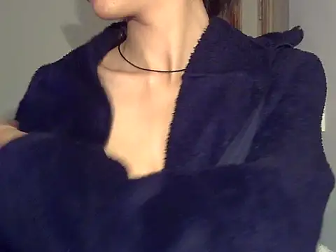 MAAYRA 09 online show from 12/21/25, 10:06