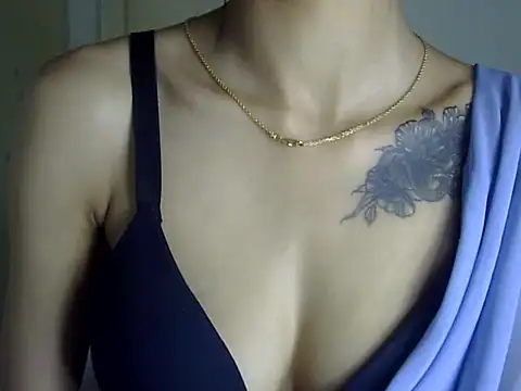 MAAYRA 09 online show from 05/08/26, 12:14