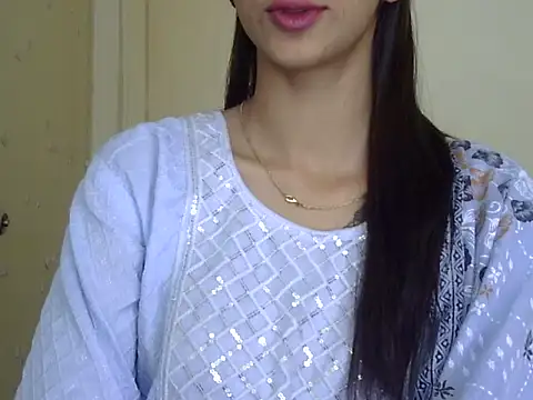 MAAYRA 09 online show from 04/30/26, 05:47