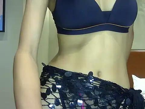 Snapshot of MAAYRA_09 chatting on 06/25/26, 01:49 MAAYRA 09 online show from 06/25/26, 01:49