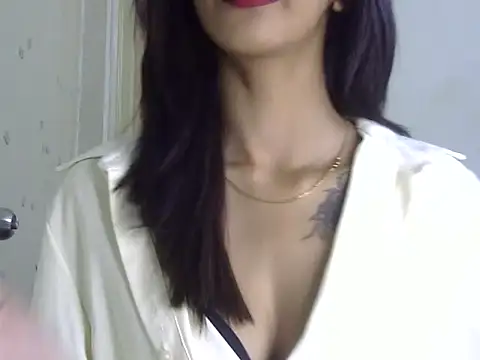 MAAYRA 09 online show from 05/24/26, 10:53