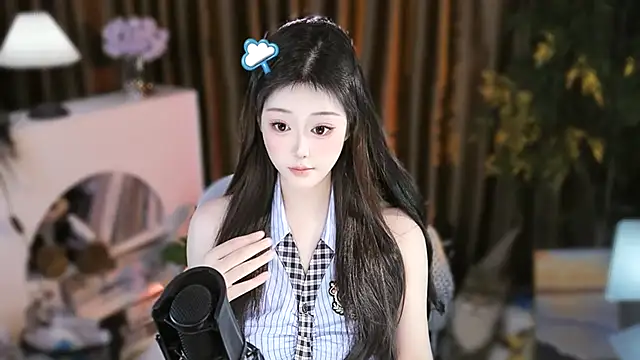 Snapshot of Arwyn-rr chatting on 11/12/25, 10:41 Arwyn-rr online show from 11/12/25, 10:41