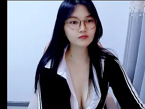 Little-sweet online show from 10/21/25, 01:49