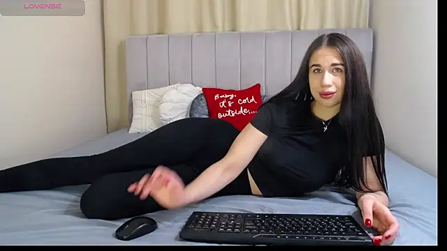 Erikka   online show from 02/01/26, 01:42