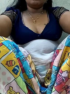 Snapshot of MaaliiiPonuTamil chatting on 07/06/26, 04:41 MaaliiiPonuTamil online show from 07/06/26, 04:41