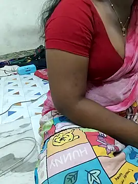 Snapshot of MaaliiiPonuTamil chatting on 05/18/26, 01:50 MaaliiiPonuTamil online show from 05/18/26, 01:50