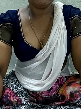 Snapshot of MaaliiiPonuTamil chatting on 06/23/26, 12:30 MaaliiiPonuTamil online show from 06/23/26, 12:30