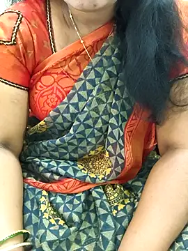 Snapshot of MaaliiiPonuTamil chatting on 07/05/26, 02:05 MaaliiiPonuTamil online show from 07/05/26, 02:05