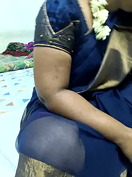 Snapshot of MaaliiiPonuTamil chatting on 05/19/26, 04:58 MaaliiiPonuTamil online show from 05/19/26, 04:58