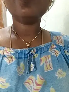 Snapshot of MaaliiiPonuTamil chatting on 05/17/26, 06:46 MaaliiiPonuTamil online show from 05/17/26, 06:46
