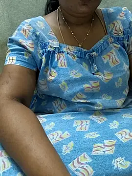 Snapshot of MaaliiiPonuTamil chatting on 05/16/26, 04:17 MaaliiiPonuTamil online show from 05/16/26, 04:17