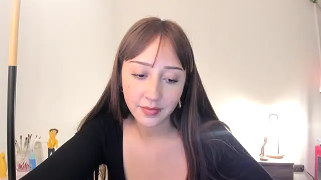 Snapshot of HeyTati chatting on 12/19/24, 12:24 HeyTati online show from 12/19/24, 12:24