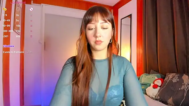 Snapshot of HeyTati chatting on 10/22/25, 12:43 HeyTati online show from 10/22/25, 12:43