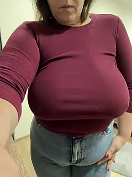 Snapshot of Your_Hot_Sister01 chatting on 01/19/25, 11:34 Your Hot Sister01 online show from 01/19/25, 11:34