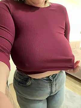 Snapshot of Your_Hot_Sister01 chatting on 02/09/25, 07:37 Your Hot Sister01 online show from 02/09/25, 07:37