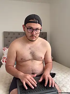 Snapshot of bigcock_bear chatting on 03/16/26, 01:48 bigcock bear online show from 03/16/26, 01:48