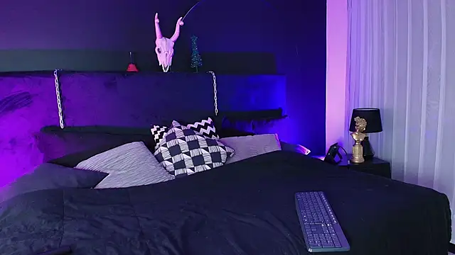 Snapshot of Aylen_darkmoor chatting on 11/15/25, 07:51 Aylen darkmoor online show from 11/15/25, 07:51