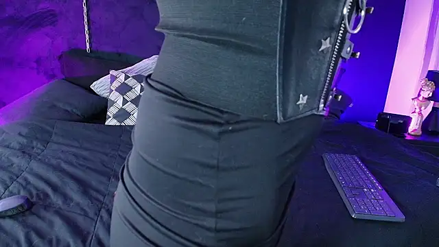 Snapshot of Aylen_darkmoor chatting on 11/24/25, 07:58 Aylen darkmoor online show from 11/24/25, 07:58