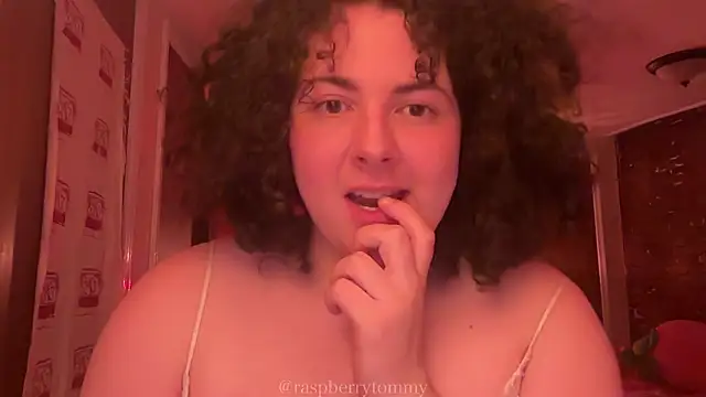 Snapshot of RaspberryTommyFTM chatting on 02/25/26, 03:40 RaspberryTommyFTM online show from 02/25/26, 03:40