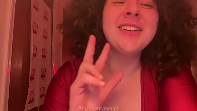 Snapshot of RaspberryTommyFTM chatting on 02/05/26, 03:46 RaspberryTommyFTM online show from 02/05/26, 03:46