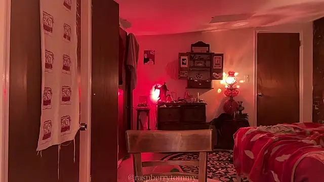 Snapshot of RaspberryTommyFTM chatting on 03/12/26, 03:12 RaspberryTommyFTM online show from 03/12/26, 03:12