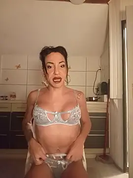 Snapshot of Daniela92@xh chatting on 09/30/25, 12:27 Daniela92xh online show from 09/30/25, 12:27