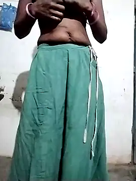 Snapshot of MAAYRA0809 chatting on 02/03/25, 02:14 MAAYRA0809 online show from 02/03/25, 02:14