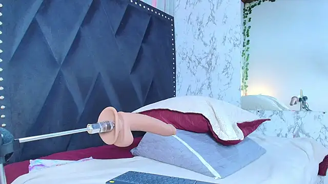 Naia x online show from 04/08/26, 07:59