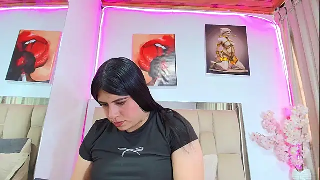 Naia x online show from 04/15/26, 06:56