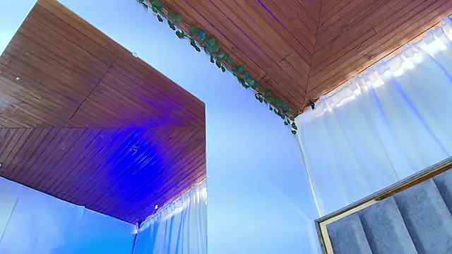 Snapshot of Naia_x chatting on 11/05/25, 07:50 Naia x online show from 11/05/25, 07:50