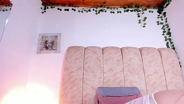 Naia x online show from 03/29/26, 02:08