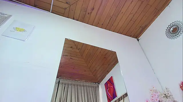 Snapshot of Naia_x chatting on 02/13/26, 08:09 Naia x online show from 02/13/26, 08:09