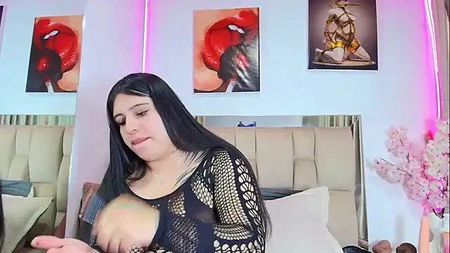 Naia x online show from 04/13/26, 06:23