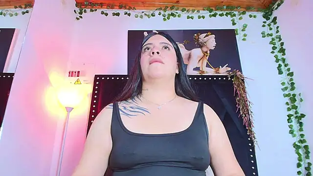 Snapshot of Naia_x chatting on 02/25/26, 11:04 Naia x online show from 02/25/26, 11:04