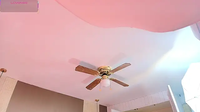 Snapshot of DannaDooll99 chatting on 11/25/25, 11:43 DannaDooll99 online show from 11/25/25, 11:43