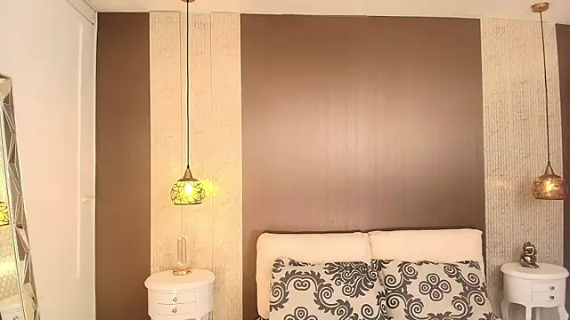 Snapshot of DannaDooll99 chatting on 11/12/25, 11:25 DannaDooll99 online show from 11/12/25, 11:25