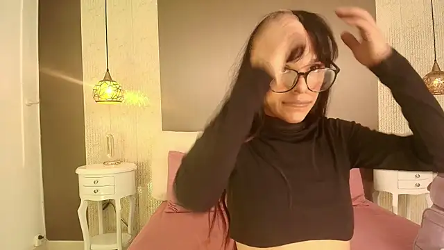 Snapshot of DannaDooll99 chatting on 12/16/25, 01:37 DannaDooll99 online show from 12/16/25, 01:37