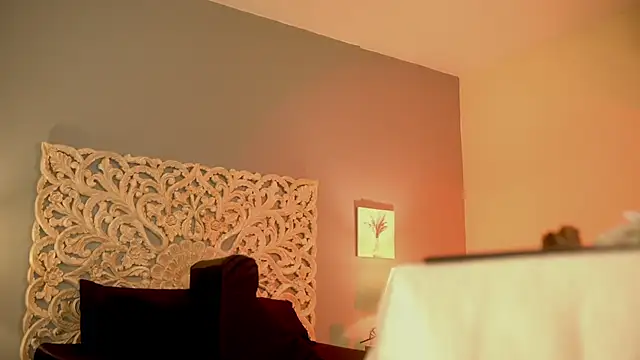 lupeebony online show from 10/11/25, 07:26